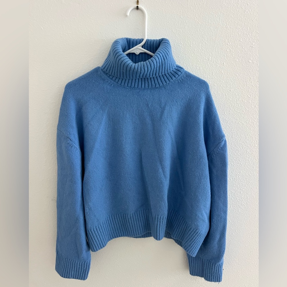H&M Women's Blue Turtleneck Sweater